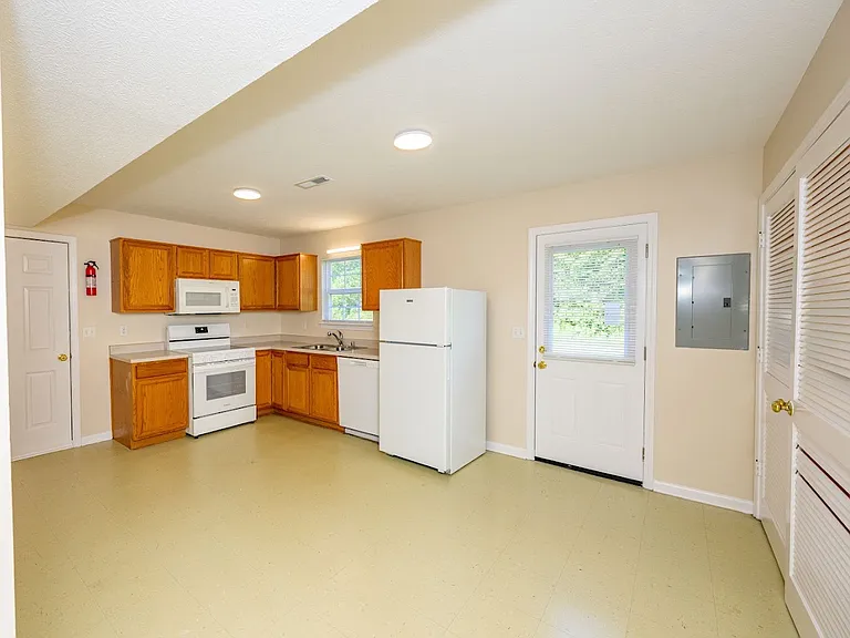 106 Keith Ct — Photo 8