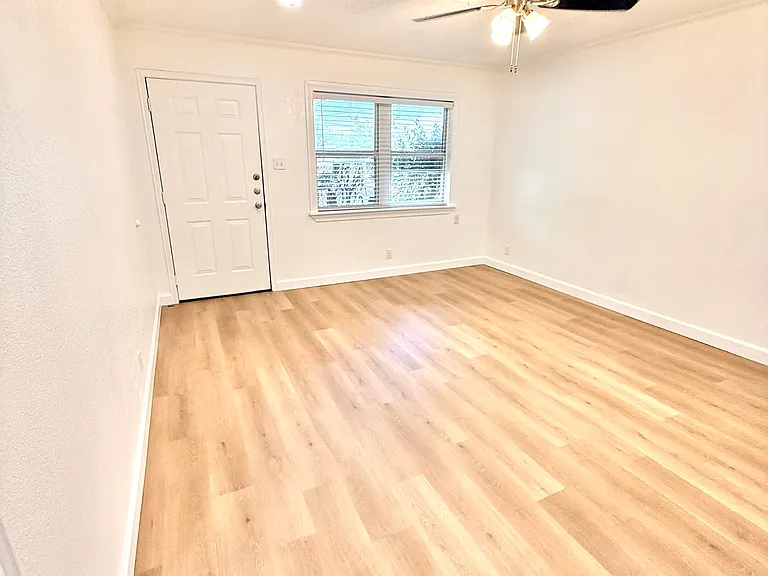 1220 Stuart Rd — Photo 6