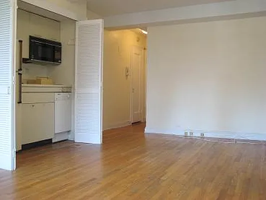 Rented by Segallis Real Estate | media 81