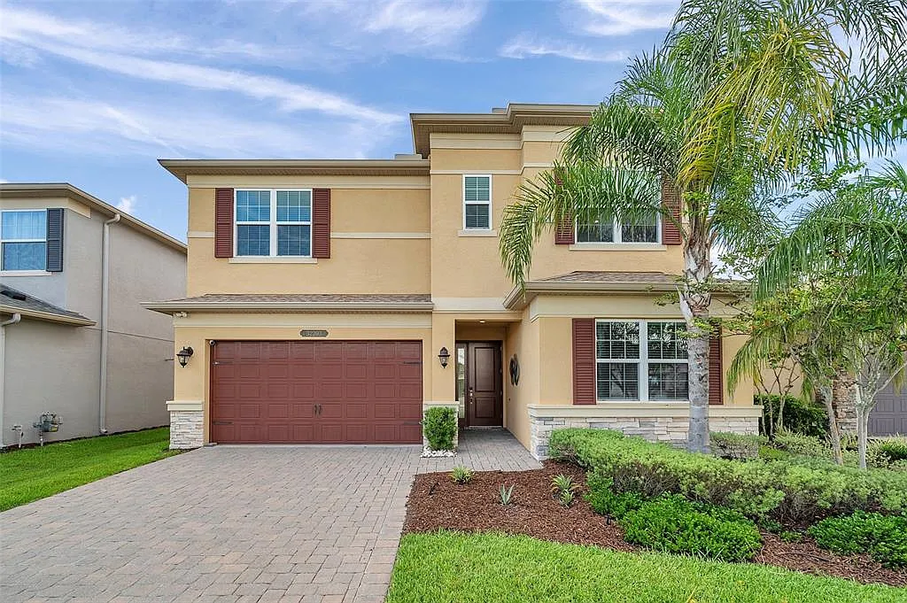 3 bed, 2.5 bath, 2591 sqft, $4,000 — Photo 2
