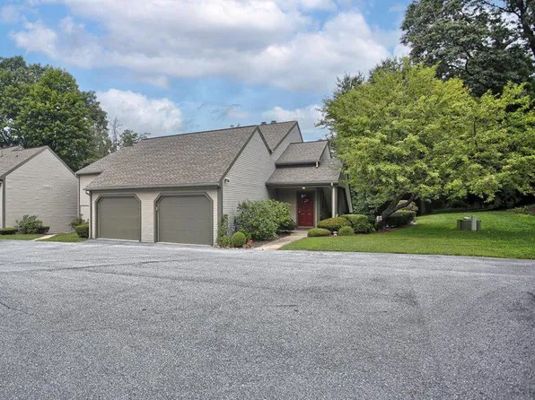 563 Roslaire Dr, Hummelstown, PA 17036