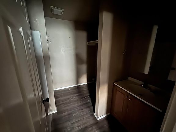 5th image of 326 37th St