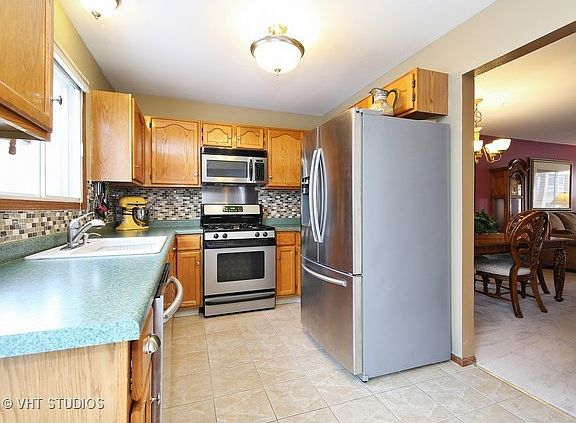 4th image of 1009 Hyde Park Ln
