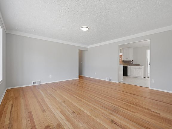 3rd image of 33226 Vista Way
