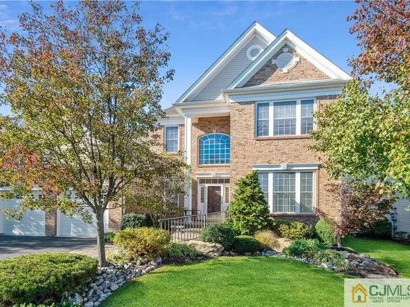 4 Winnie Palmer Ct, Monroe Township, NJ 08831