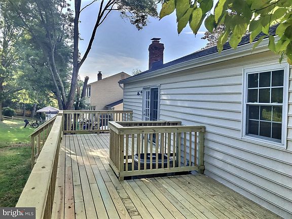 2nd image of 6541 Farmingdale Ct
