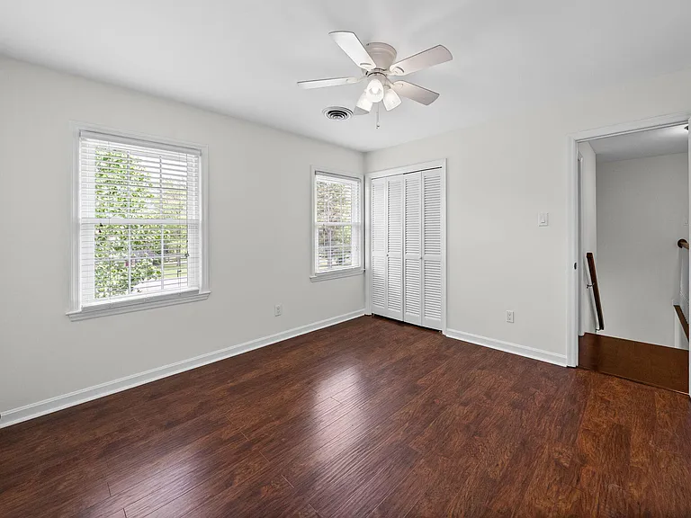 132 Windsor Dr — Photo 20