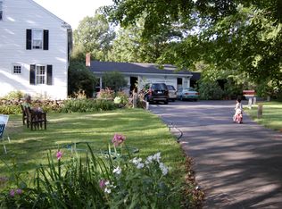 290 Amherst St, Granby, MA 01033