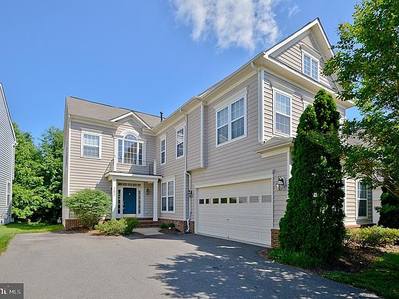 2nd image of 42922 Park Brooke Ct