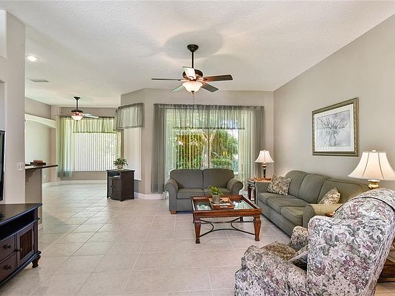 5th image of 308 Hazeltine Dr