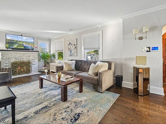 5th image of 45 Hudson St