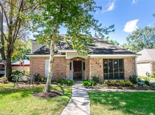 924 Manchester Dr, Conroe, TX 77304
