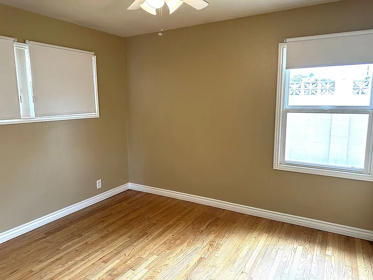 345 N Shattuck Pl — Photo 9