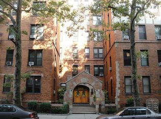 4142 42nd St APT 1E, Long Island City, NY 11104