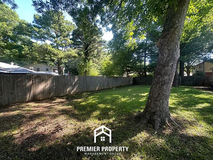5234 Yellowood Rd — Photo 16