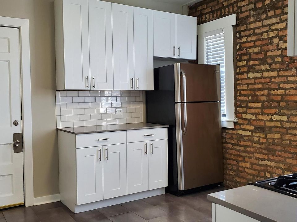 1st image of 3416 N Elaine Pl APT 1W