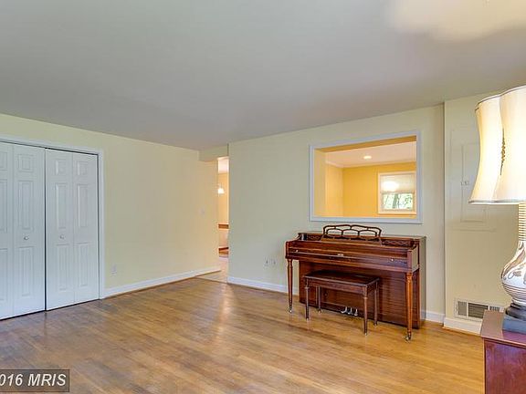 3rd image of 10704 Ashby Pl