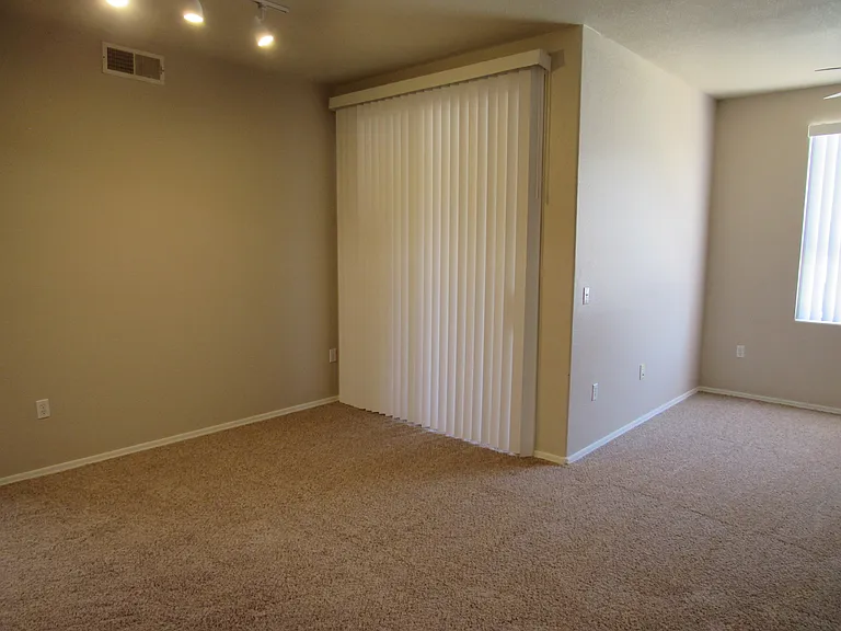 5303 N 7th St #208 — Photo 10