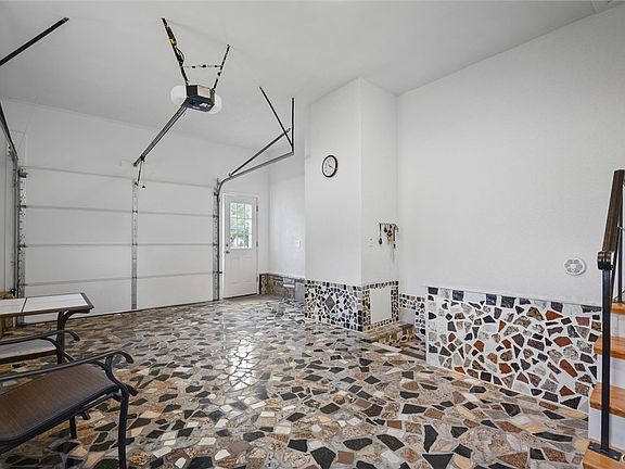 5th image of 125 Revere Ave