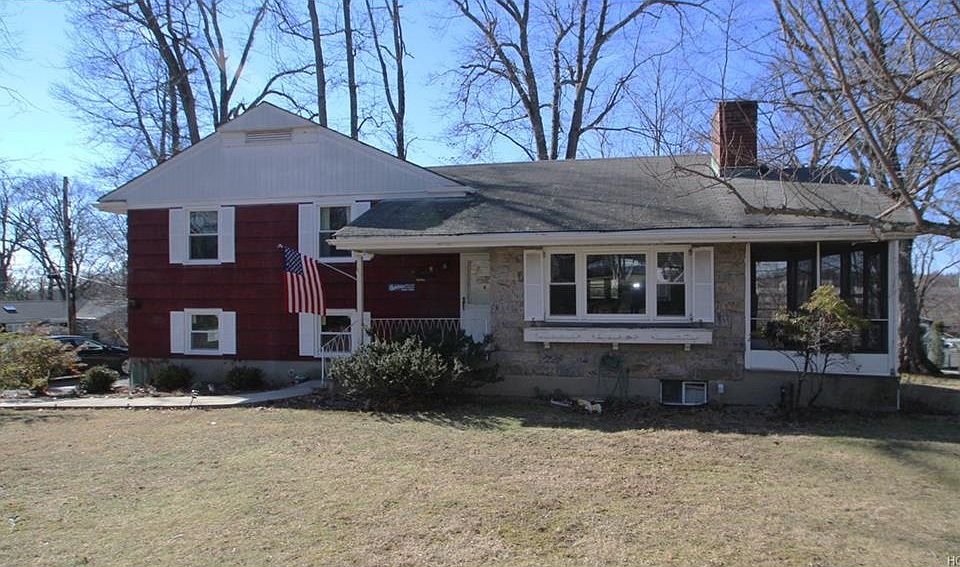1st image of 18 Lorenz Dr