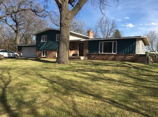 888 Crosstown Blvd NW, Andover, MN 55304