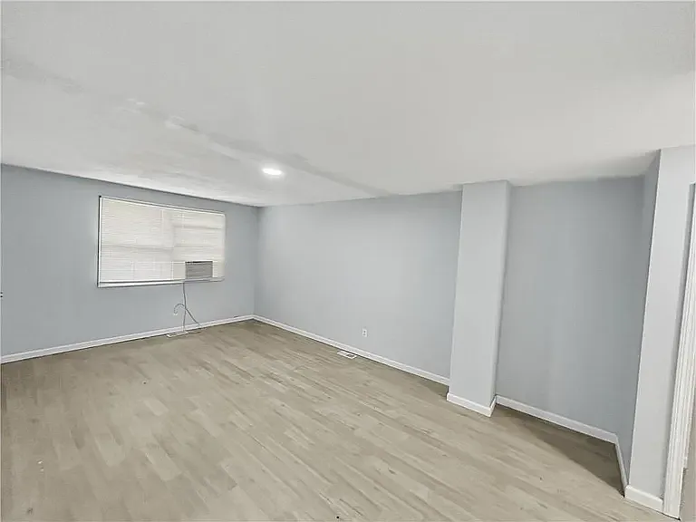 325 Washington St #A — Photo 2