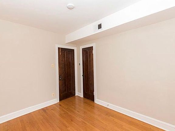 3rd image of 5745 N Rockwell St APT 1