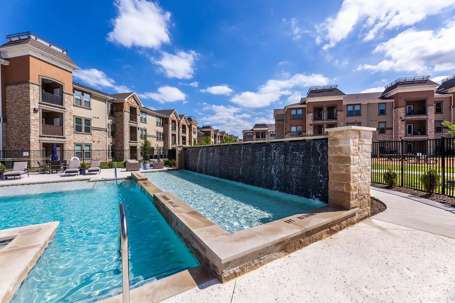 Luxia Grand Prairie — Photo 3