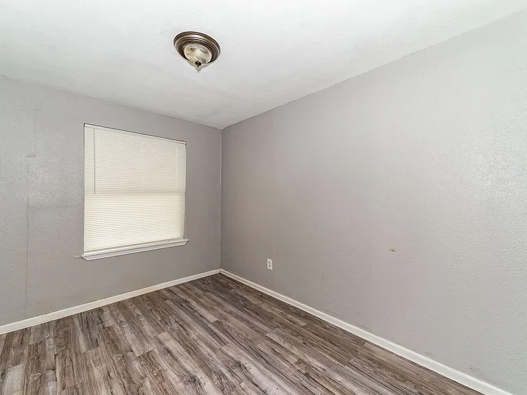 508 Bee St — Photo 20