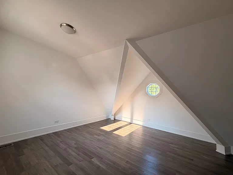4318 S Drexel Blvd — Photo 15