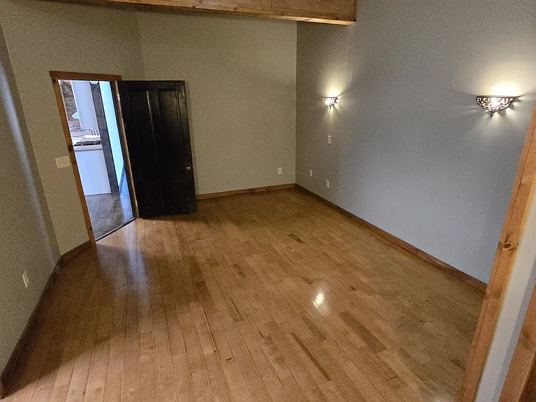 425 1/2 Main St #1 — Photo 9