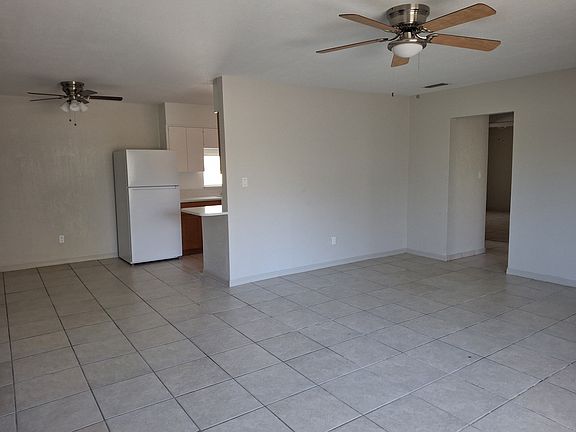 3rd image of 1460 E Bay Dr APT 7