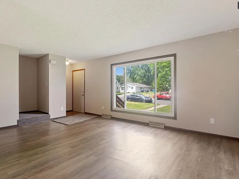 605 10th Ave S #605 — Photo 9
