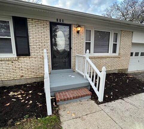 4th image of 210 Habersham Ct