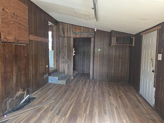5th image of 515 S Beverly Street