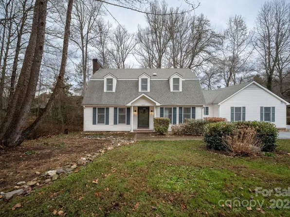 1133 Glen Cannon Dr, Pisgah Forest, NC 28768