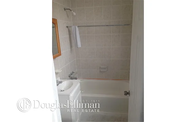 Rented by Douglas Elliman | media 19