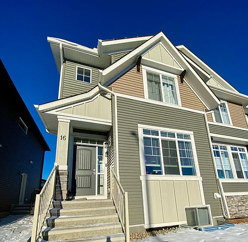 16 Yarrow St Photo 1