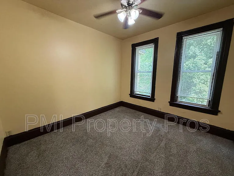 2439 N Dr William Finlayson St — Photo 4