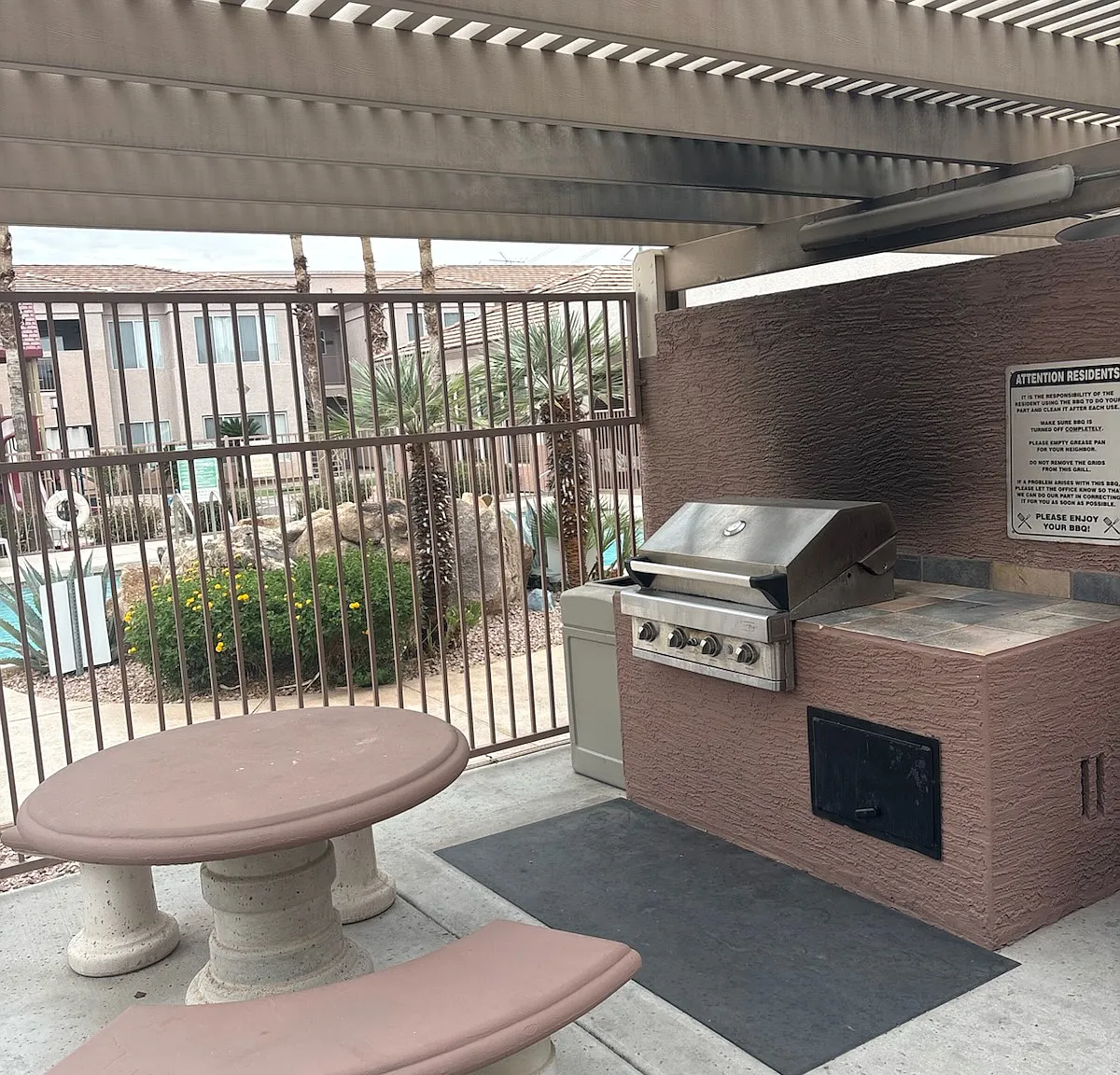 Desert Vista Apartments — Photo 4