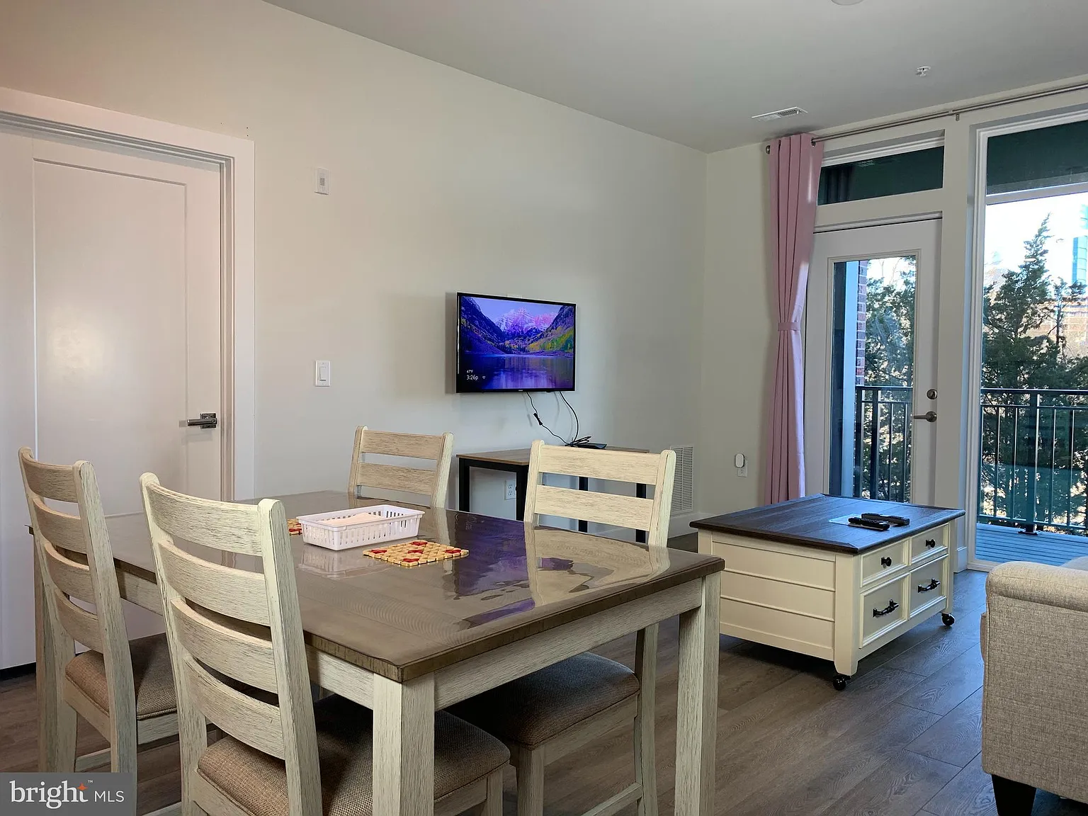 2 bed, 1221 sqft, $3,850 — Photo 3