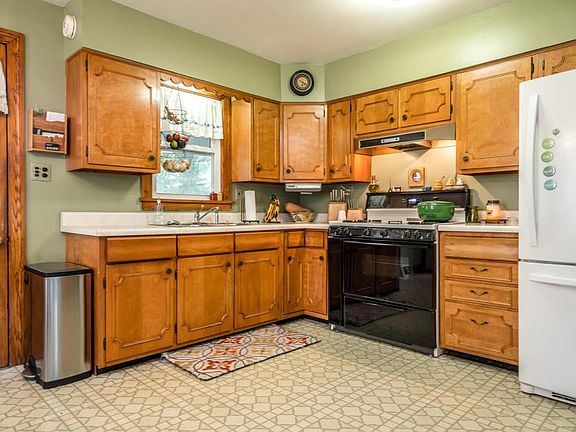 4810 Bellevue Ave-19