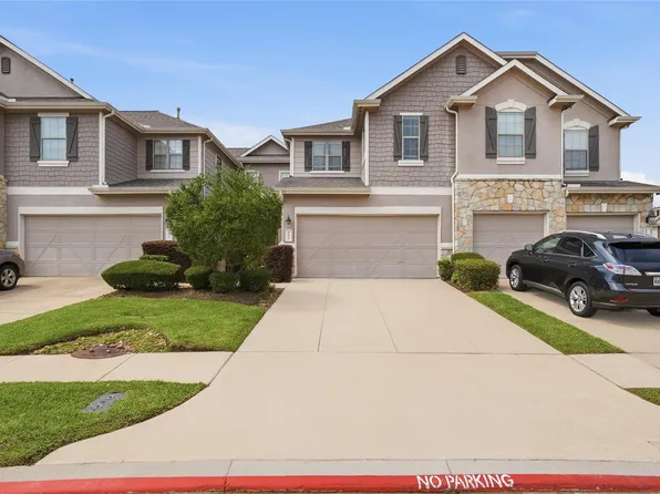 16045 Summerville Lake Dr, Tomball, TX 77377