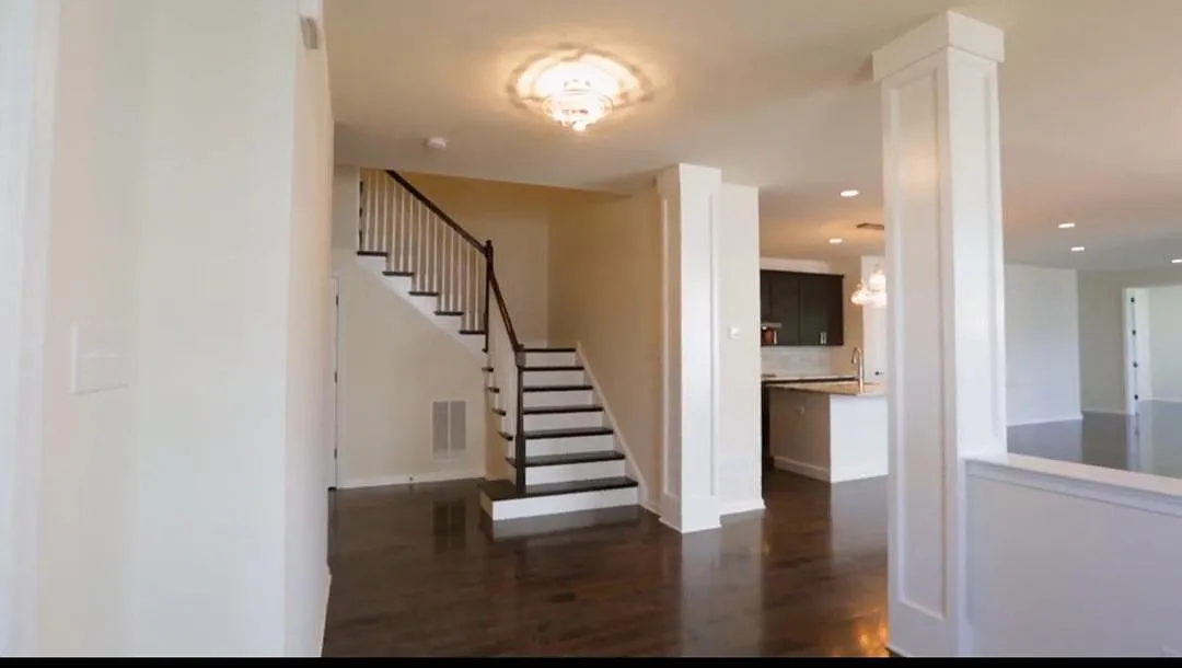 4 bed, 4200 sqft, $4,400 — Photo 3