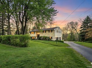 569 Millburn Court, Valley Cottage, NY 10989