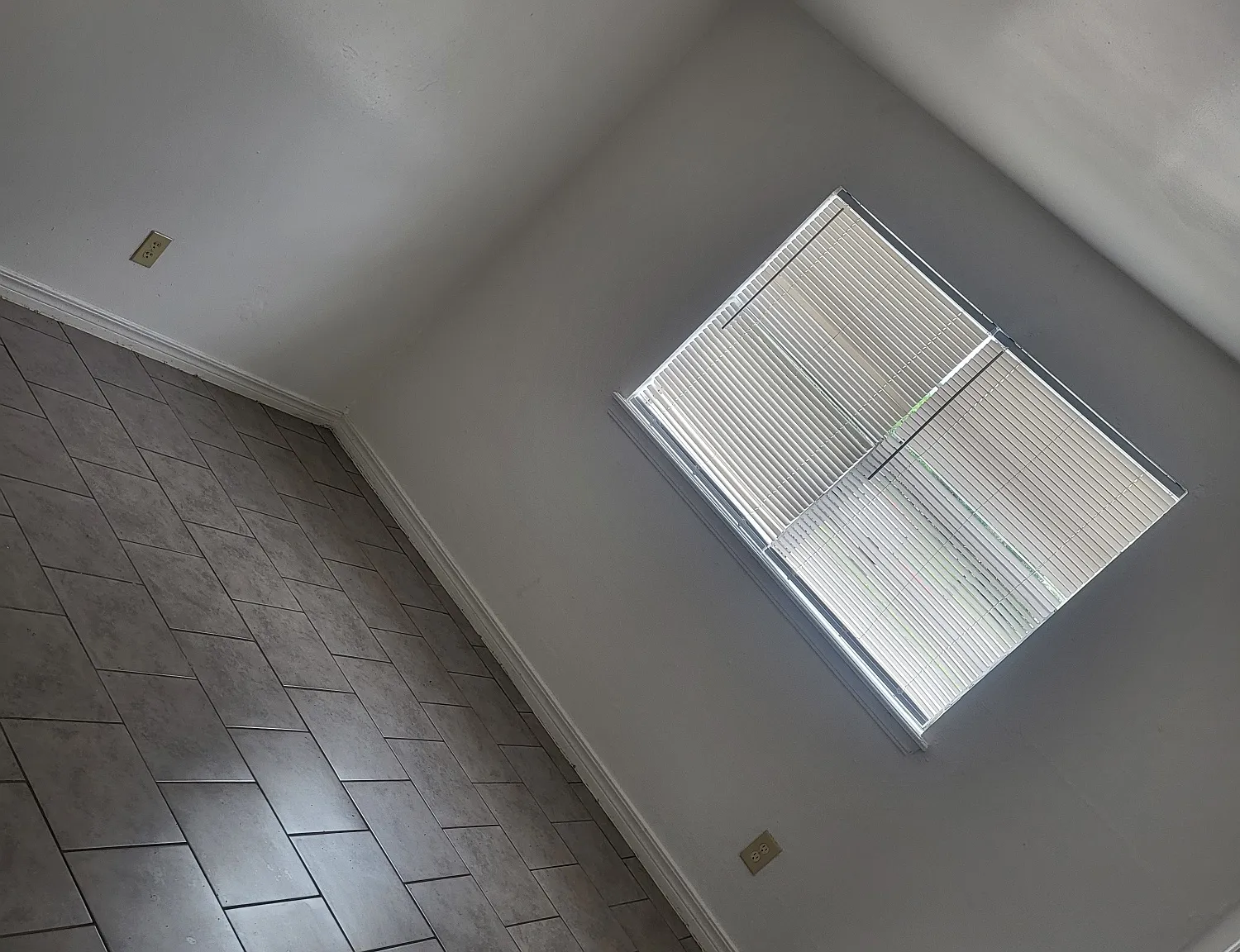 2 bed, 1200 sqft, $850 — Photo 3