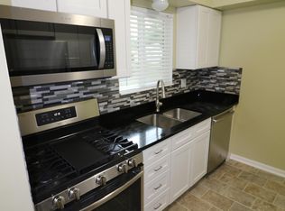 8132 Lowell Ave APT C, Overland Park, KS 66204