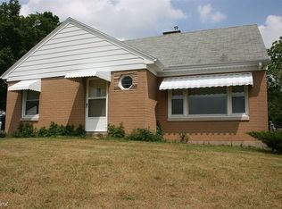 9024 Courtland Dr NE, Rockford, MI 49341