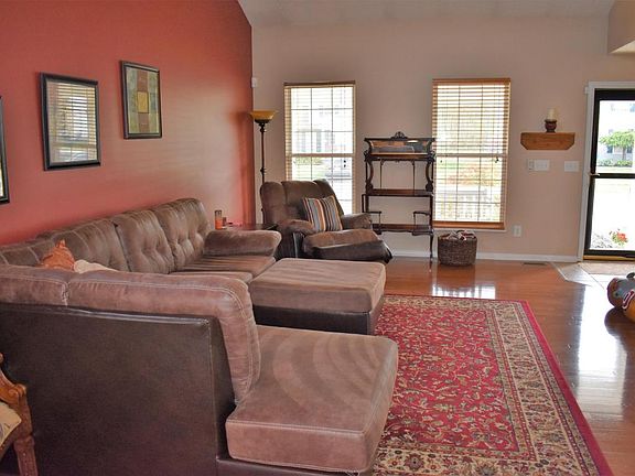 4th image of 8325 Reynoldswood Dr