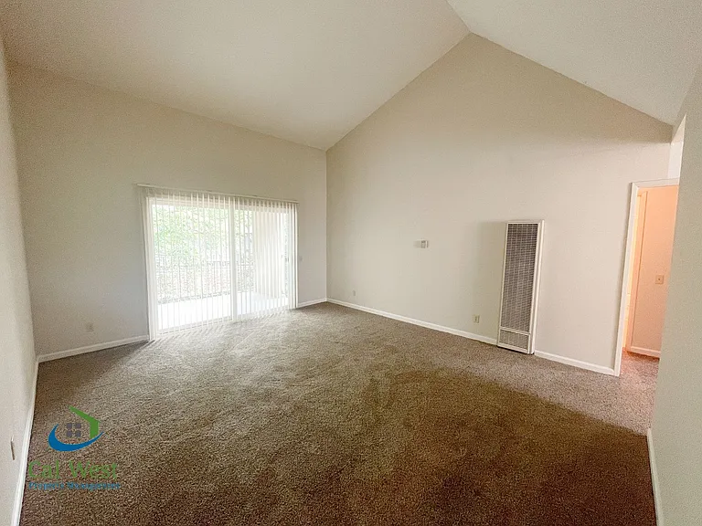 16800 Barnell Ave #14 — Photo 5